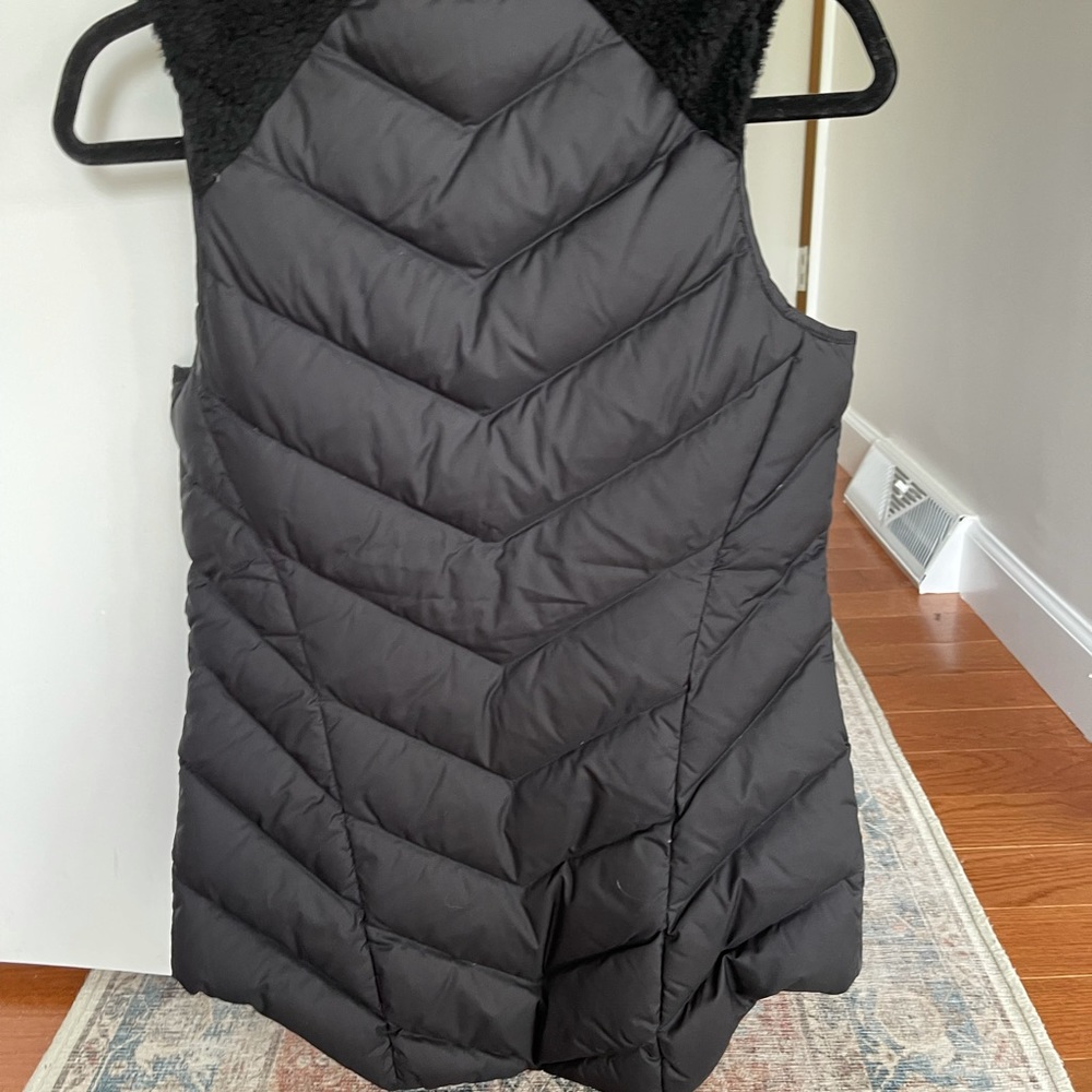 💗 EUC Athleta Vest conscious down alternative - SIZE SMALL - Picture 3 of 7
